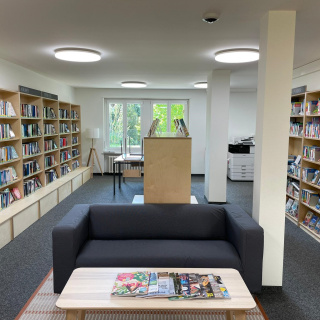  Neue Bibliothek Hirzbrunnen